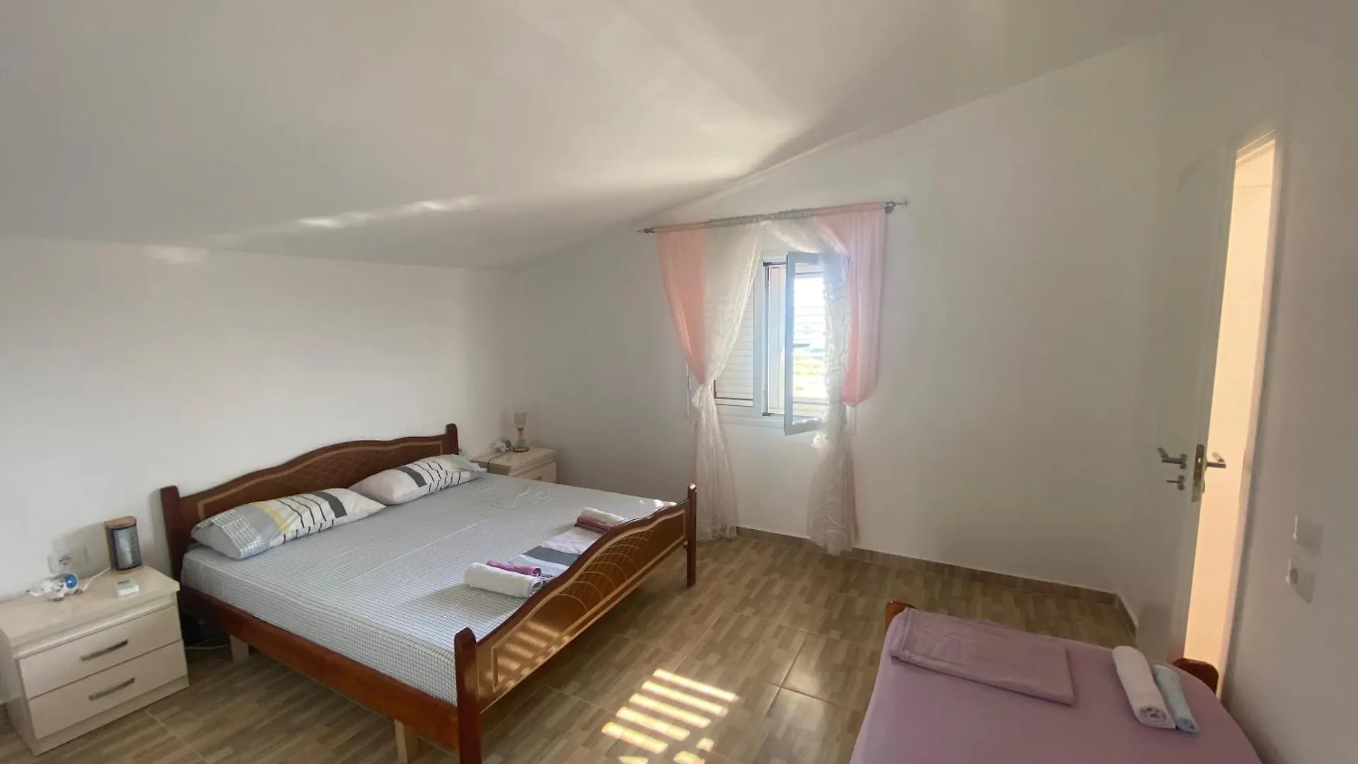 Hotel Izvor Panorama Trajas Affittacamere